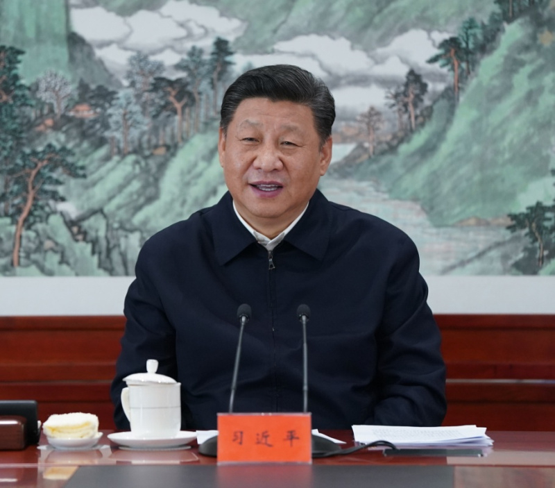 2016年2月19日，習(xí)近平總書記在中央電視臺(tái)總控中心同工作人員親切握手。