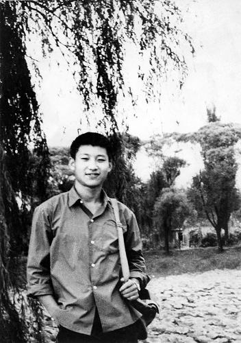 這是1972年，插隊(duì)回京探親時(shí)的習(xí)近平。